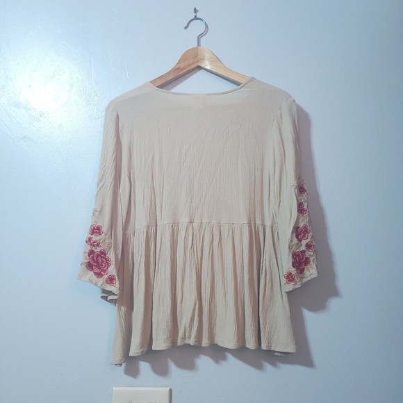 By Together V-Neck Embroidered Floral Sleeve Babydoll Tee Shirt Women's S Small - Picture 5 of 6
